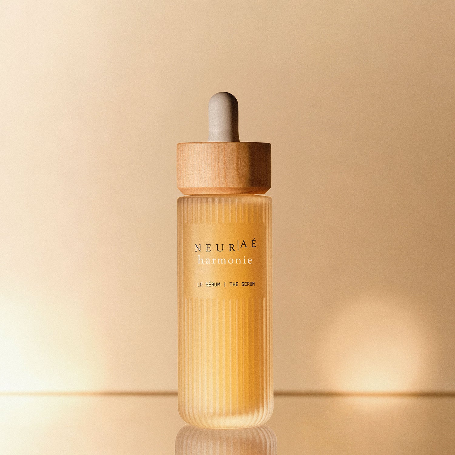 Lifestyle image of Neuraé Harmonie The Serum