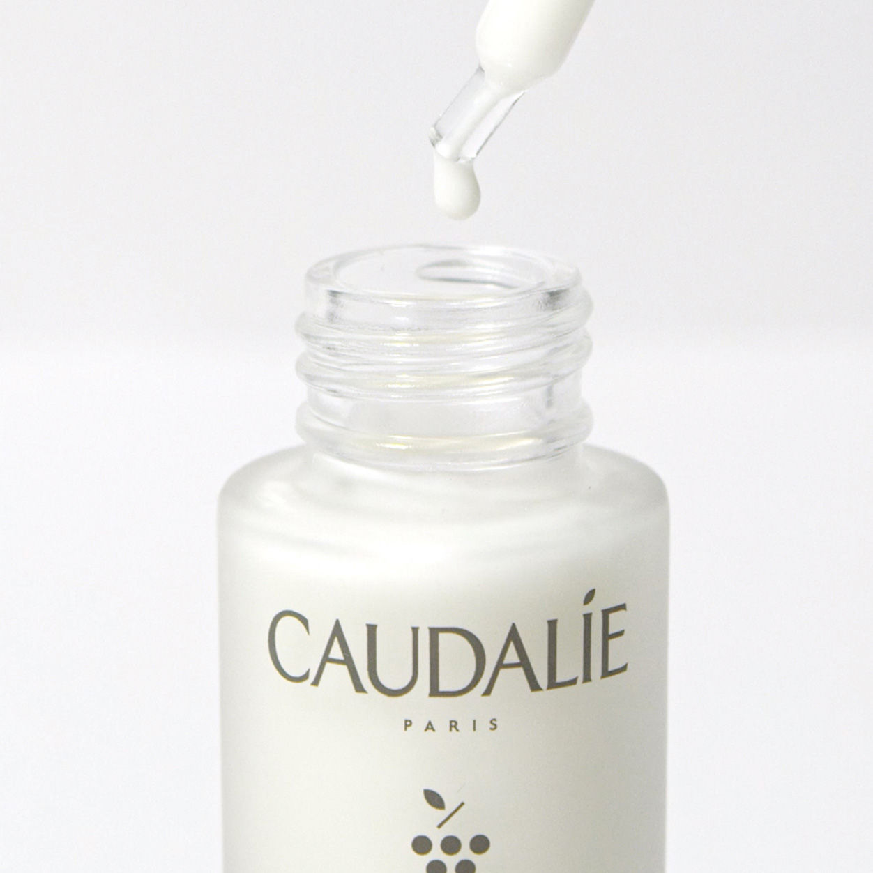 Lifestyle image of Caudalie Vinoperfect Radiance Dark Spot Serum