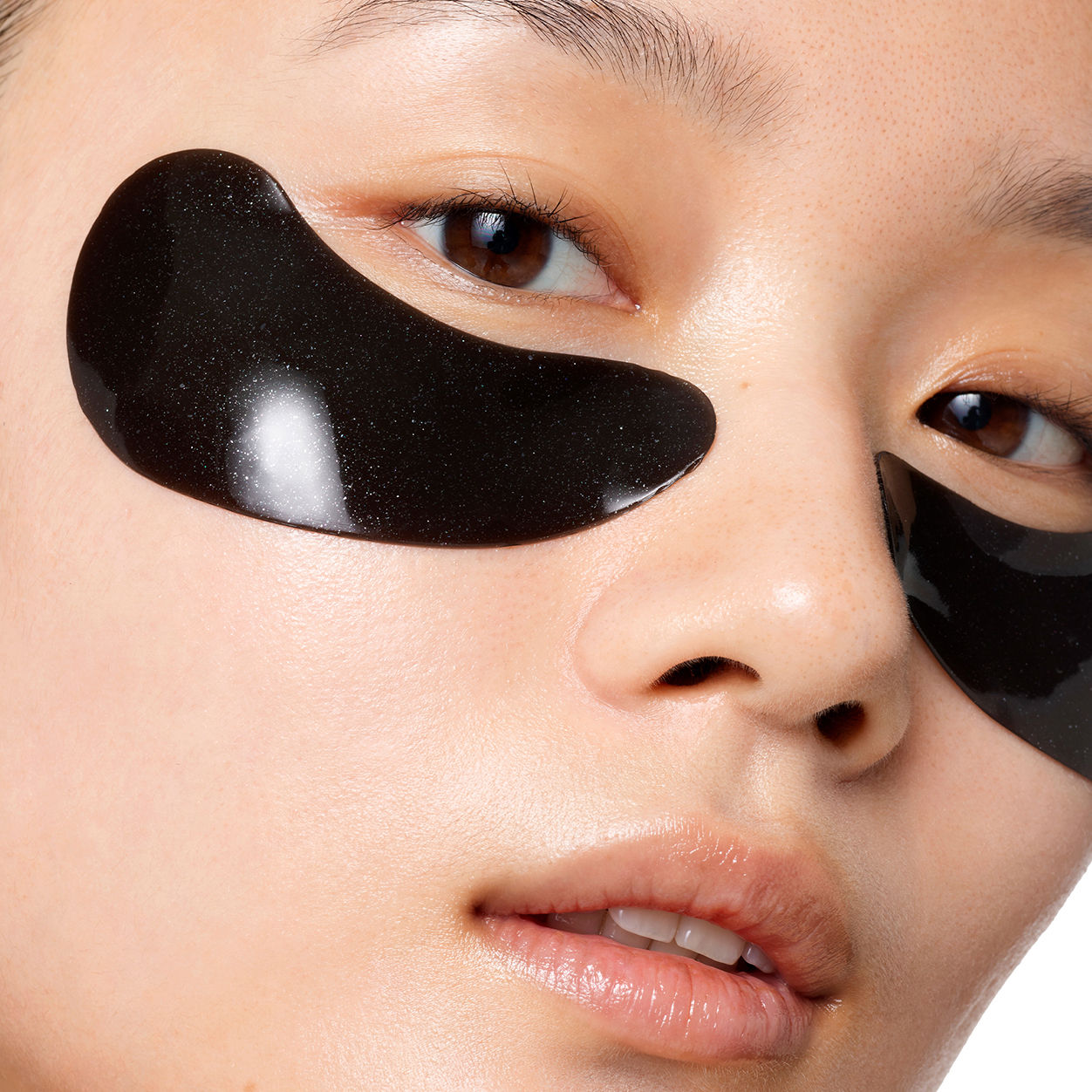 Model image of 111SKIN Celestial Black Diamond Eye Mask