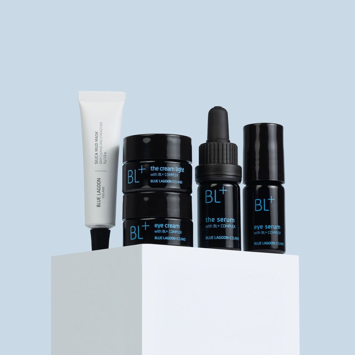 Lifestyle image of Blue Lagoon Skincare Glow to Go