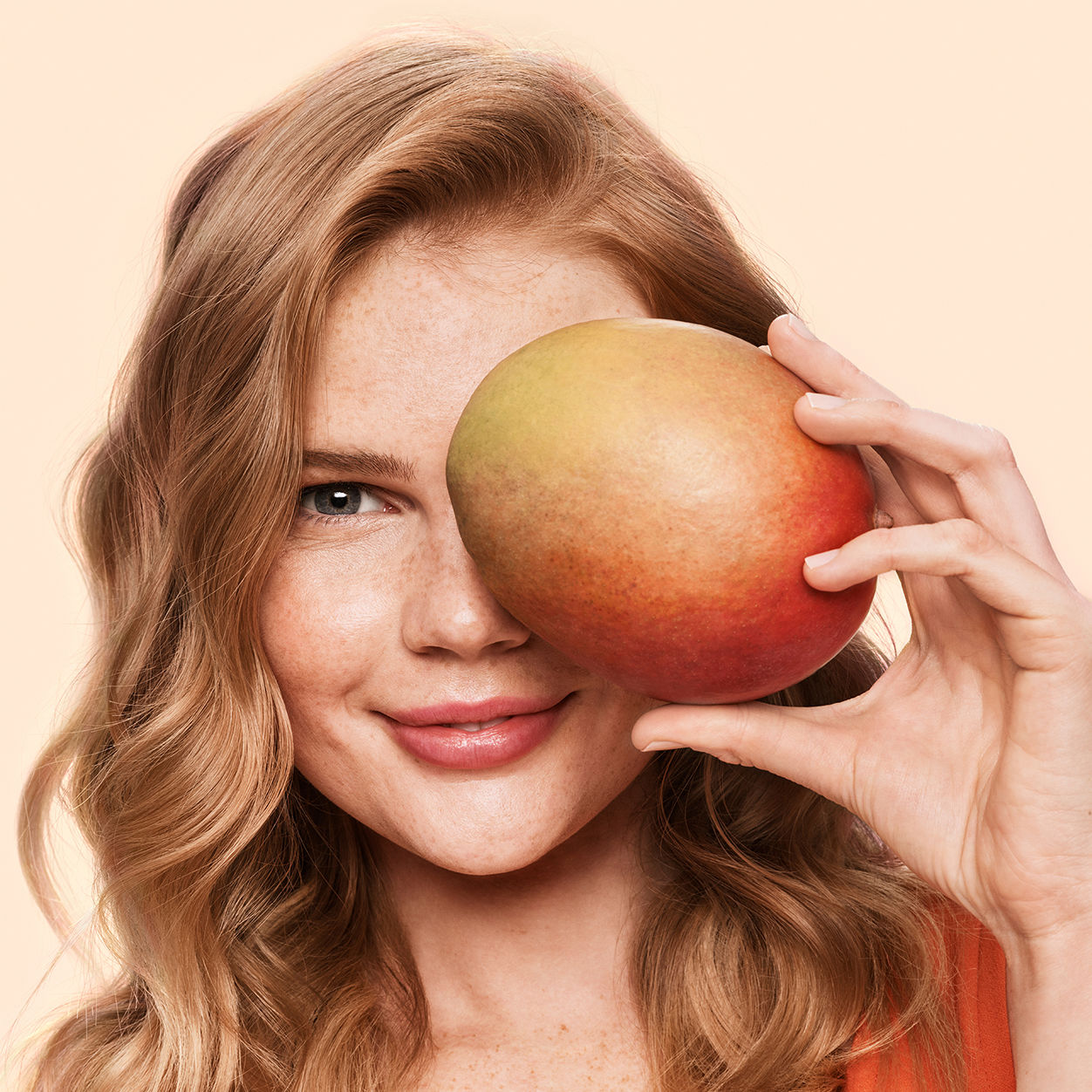 Model image of Briogeo Superfoods Mango and Cherry Oil Control and Balancing Shampoo