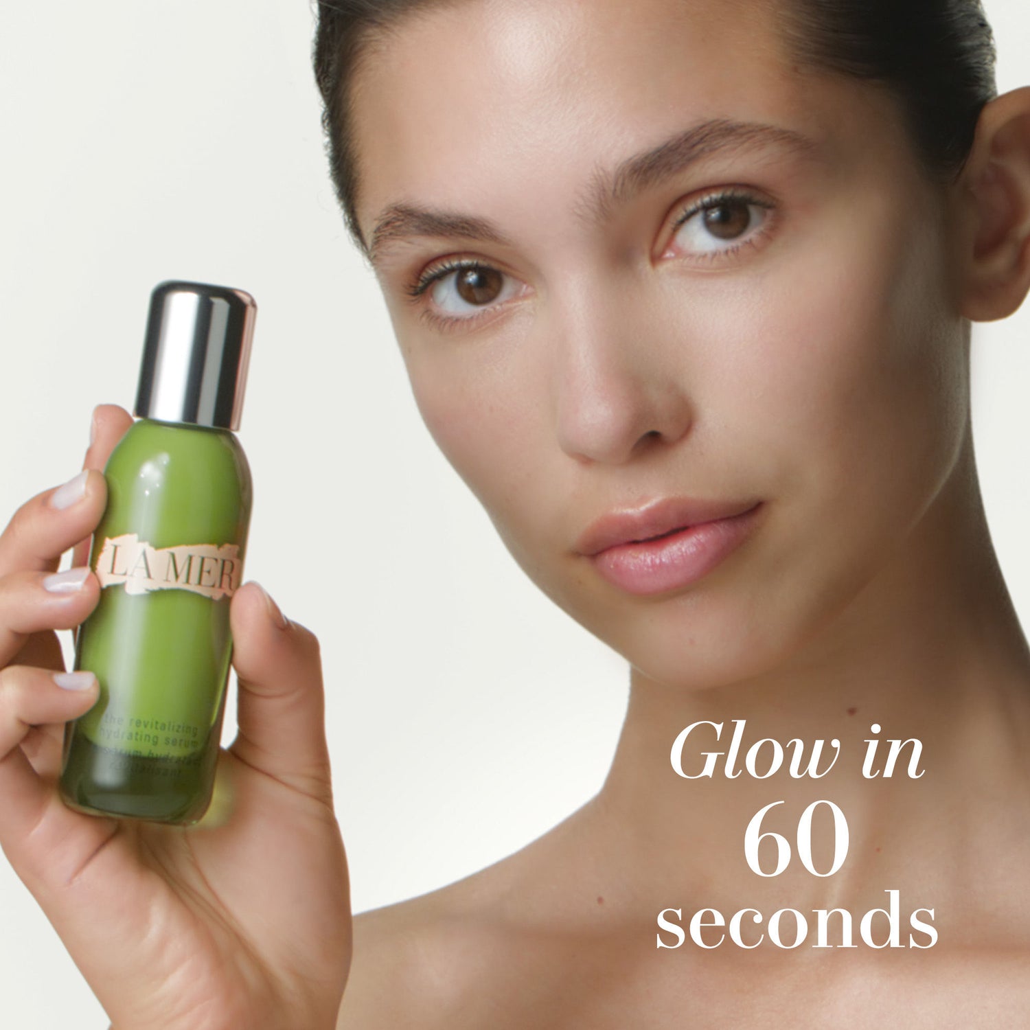 Model image of La Mer The Revitalizing Hydrating Serum