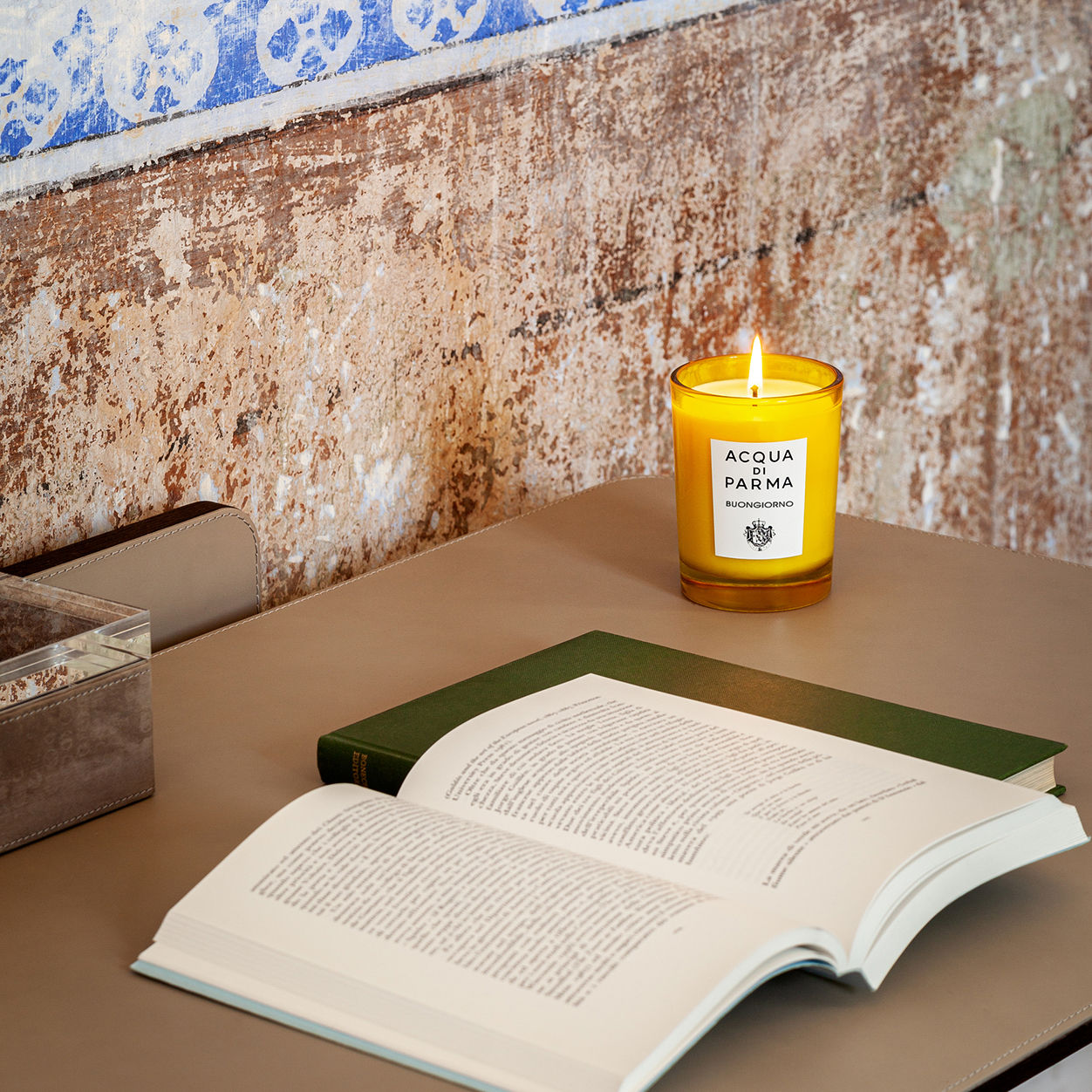 Lifestyle image of Acqua di Parma Buongiorno Candle