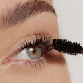 Model image of Victoria Beckham Beauty Vast Lash Mascara