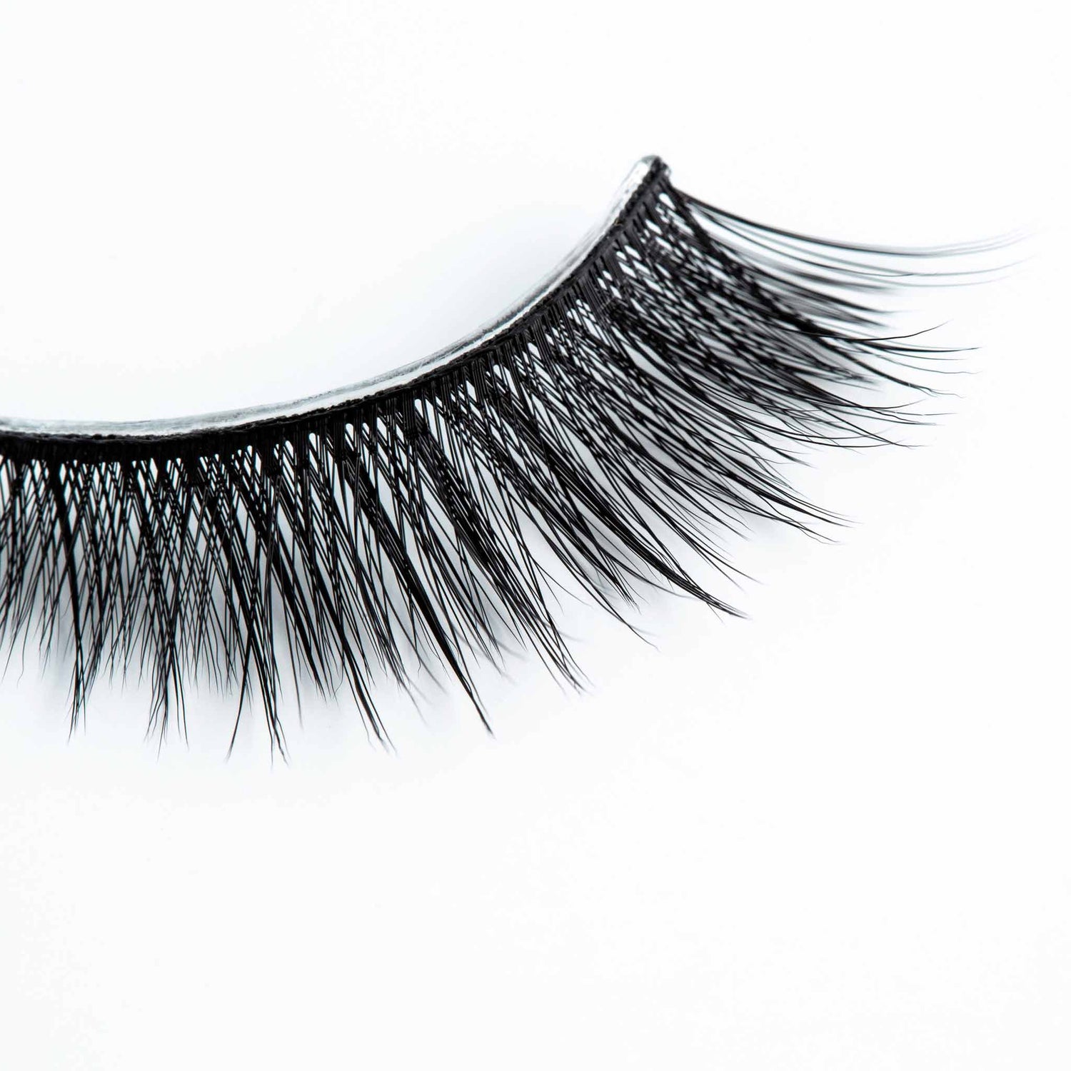 Lifestyle image of Lune+Aster One-Step Lashes