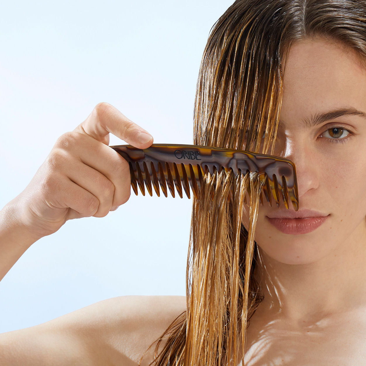 Model image of Oribe Run-Through Detangling Shampoo