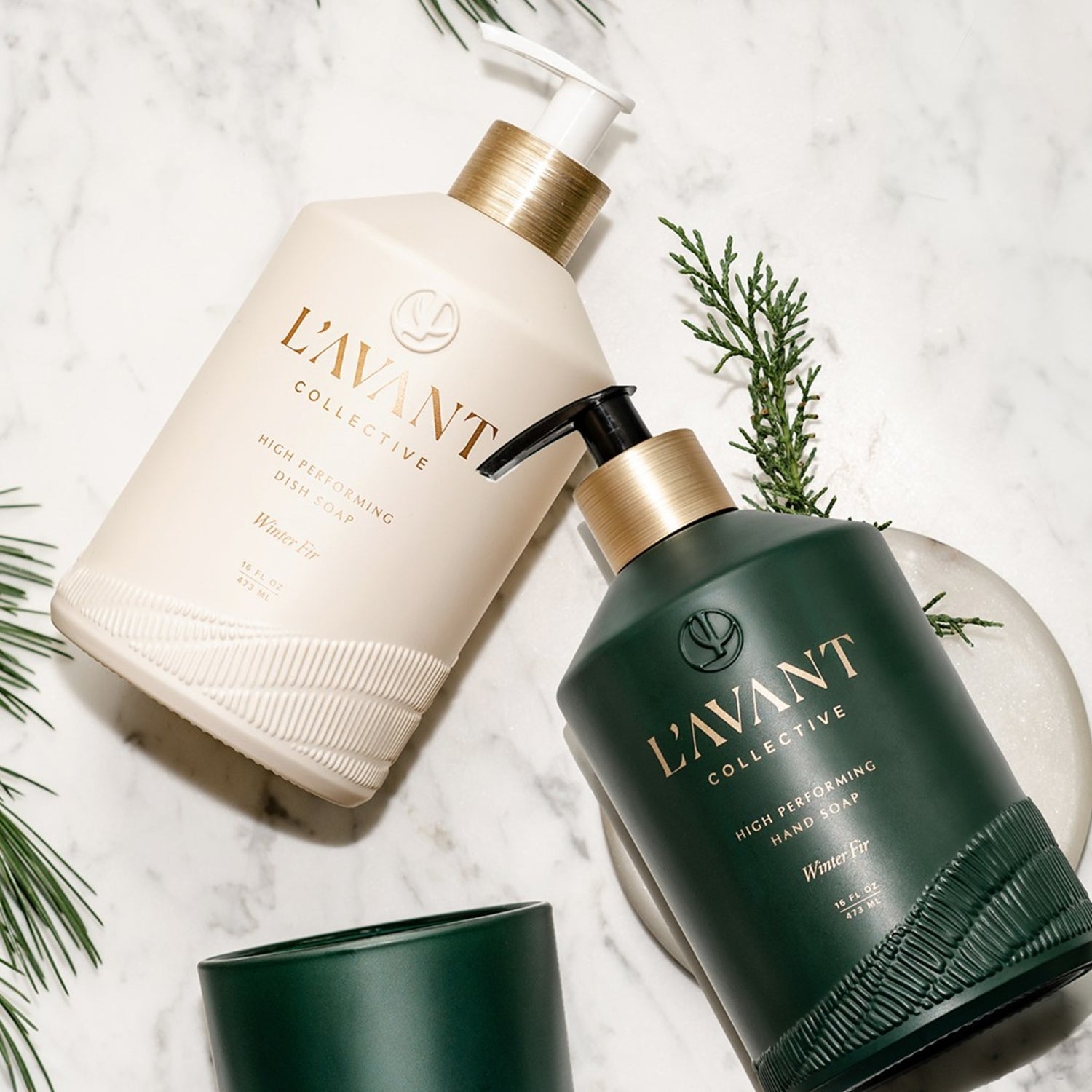 L’Avant Collective Winter Fir Dish Soap (Limited Edition) lifestyle image 2 .