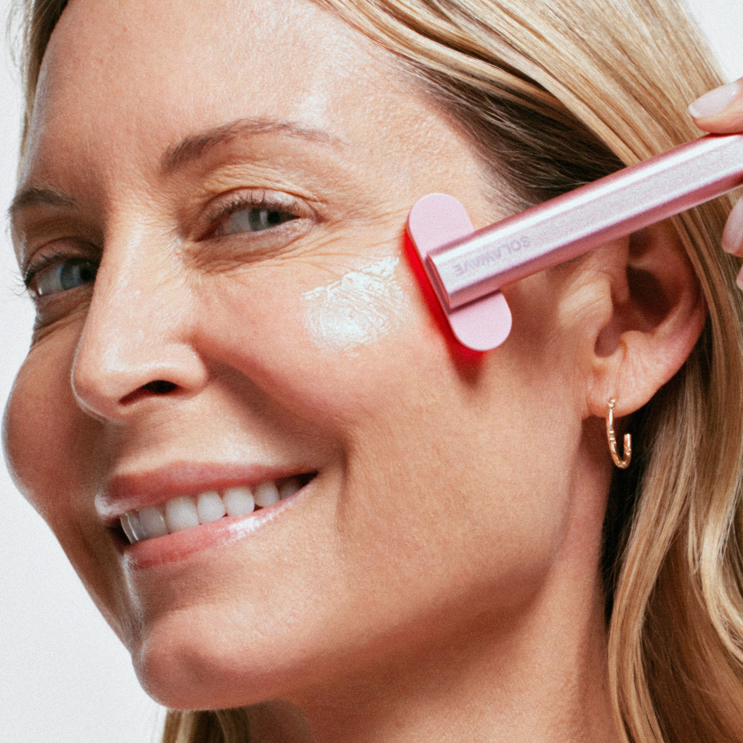 Solawave Advanced Skincare Wand With Red Light Therapy – Solawave