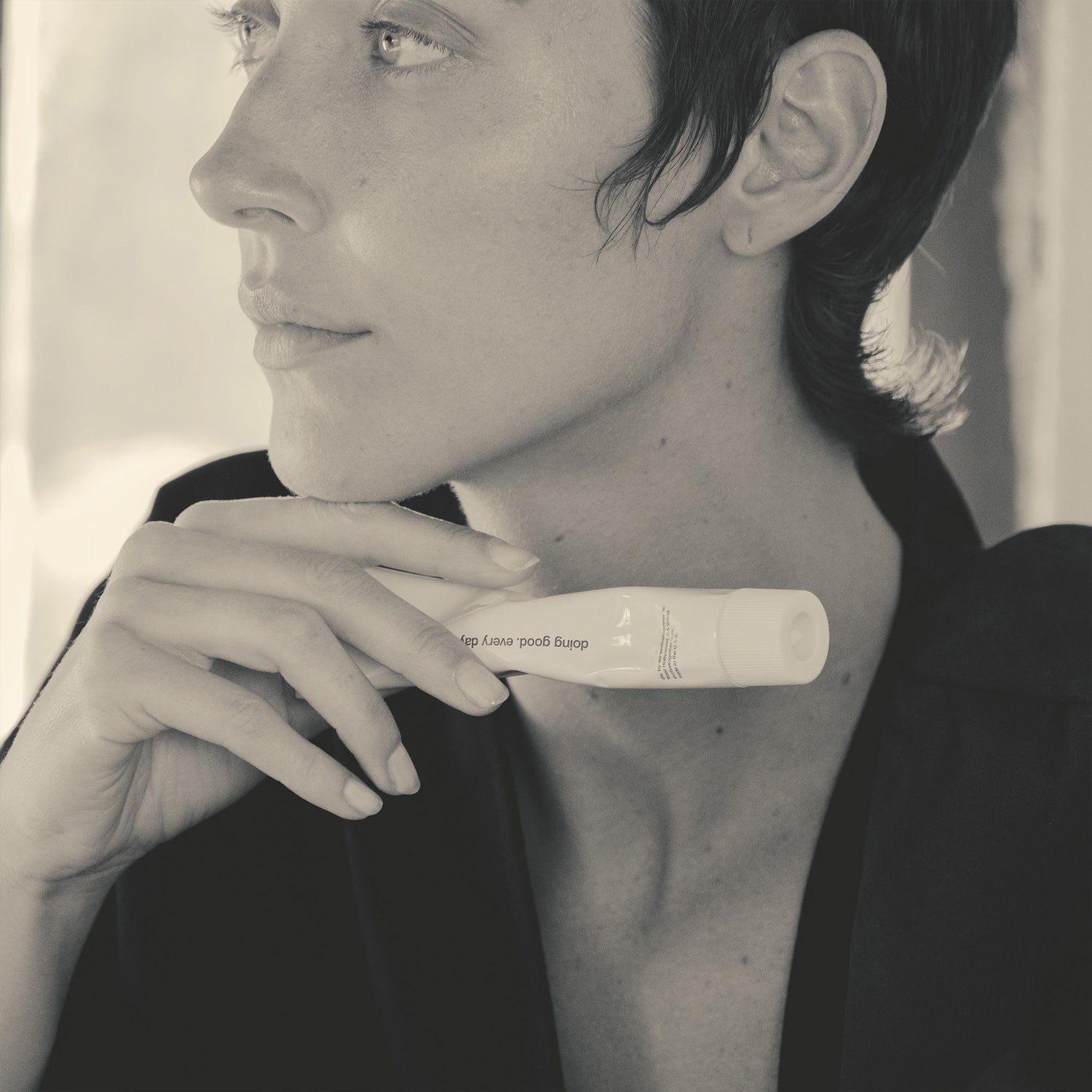 Lifestyle image of Evolvetogether Taormina Hydrating Hand Cream