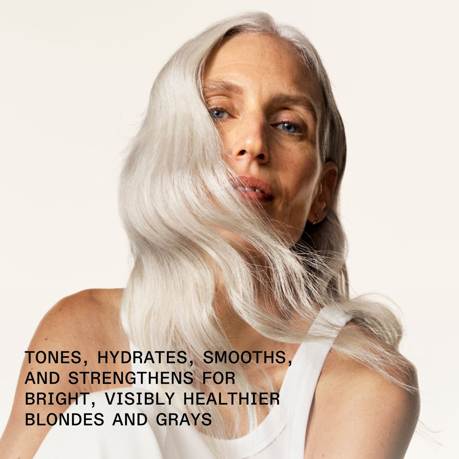 Model image of Olaplex No.5P Blonde Hair Hydrating & Brightening Purple Toning Conditioner