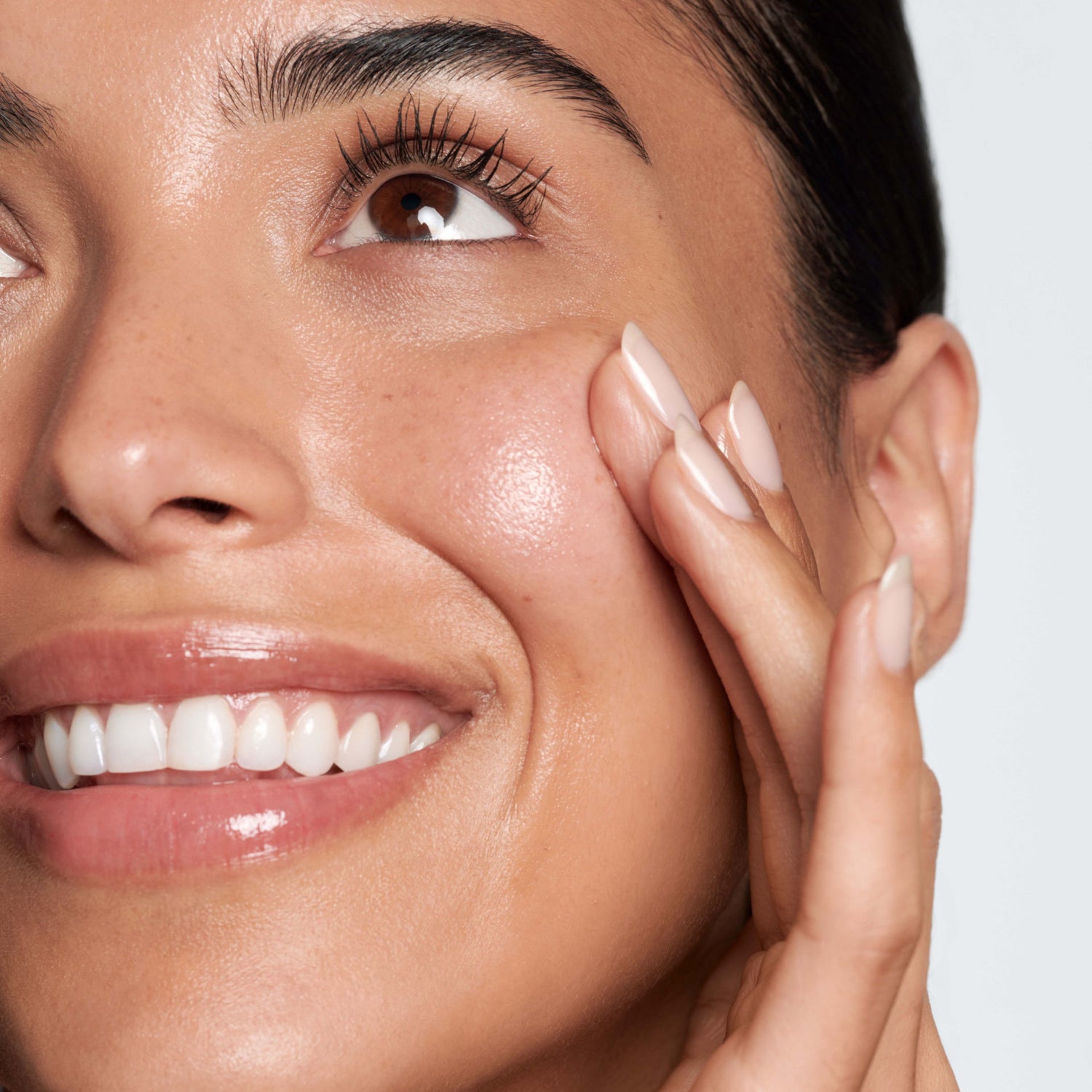 Model image of Retrouvé Balancing Face Oil