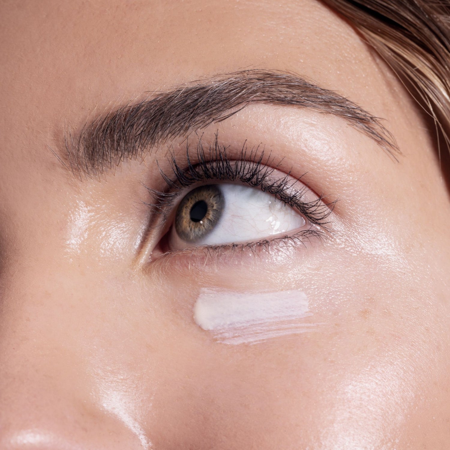 Model image of Solara Suncare Day Dreamer Super Peptide Eye Primer SPF 30
