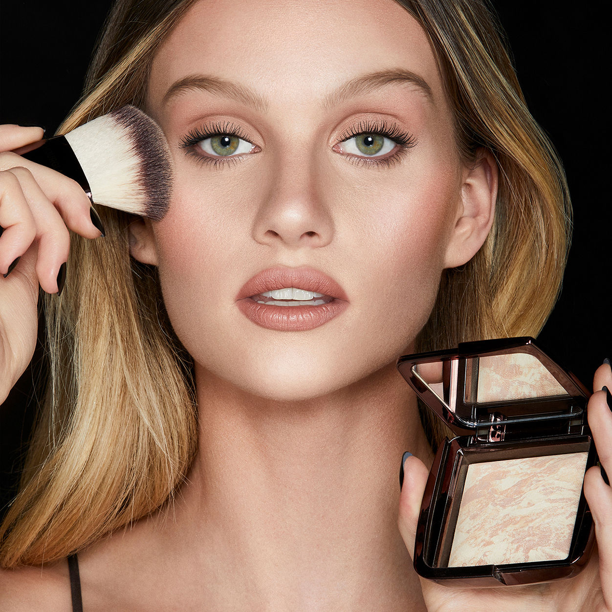 Model image of Hourglass Ambient Lighting Infinity Powder