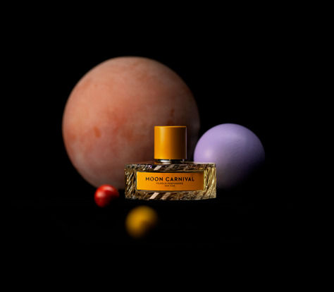 Lifestyle image of Vilhelm Parfumerie Moon Carnival Eau de Parfum variant: 1.7 fl oz