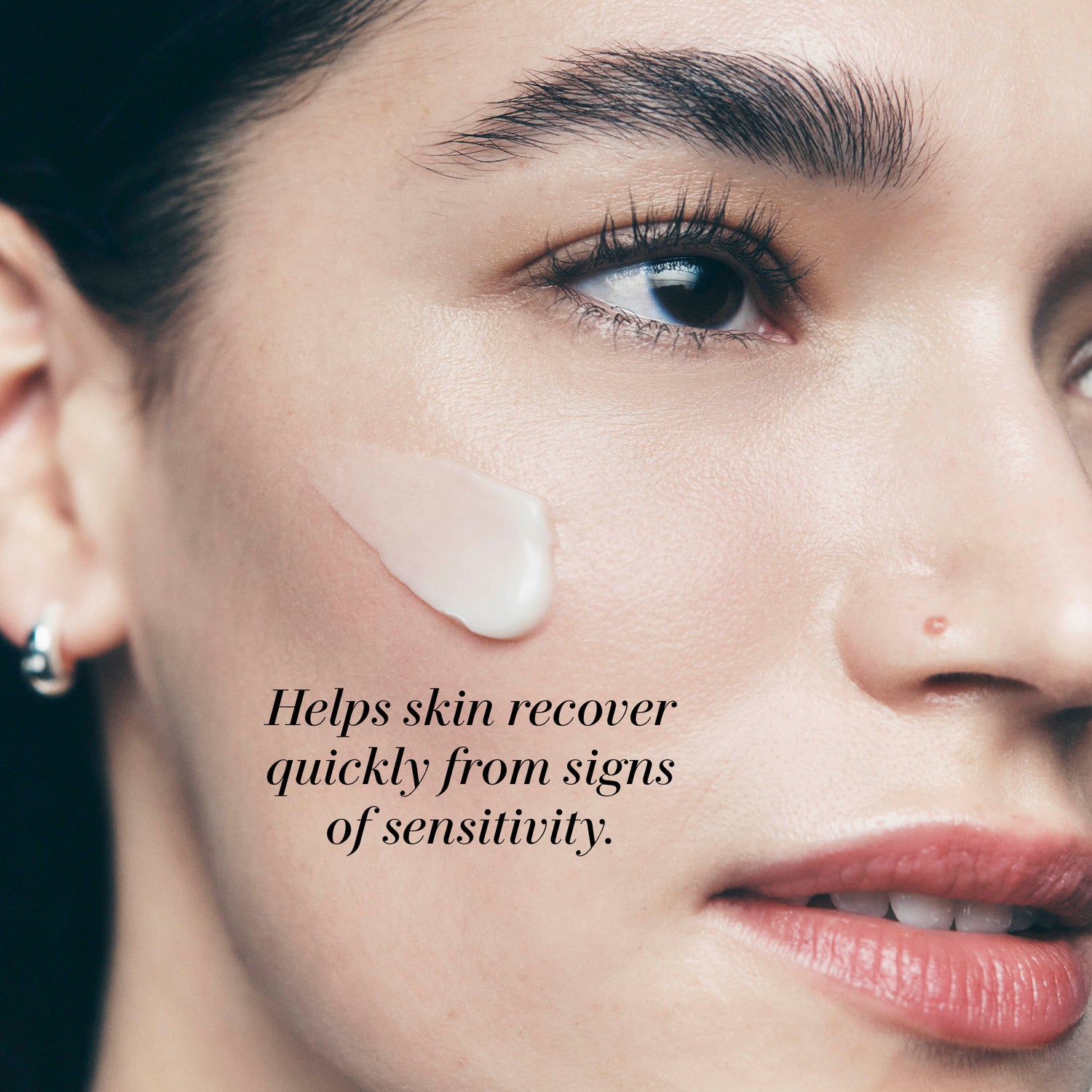 Model image of La Mer The Night Recovery Concentrate Treatment