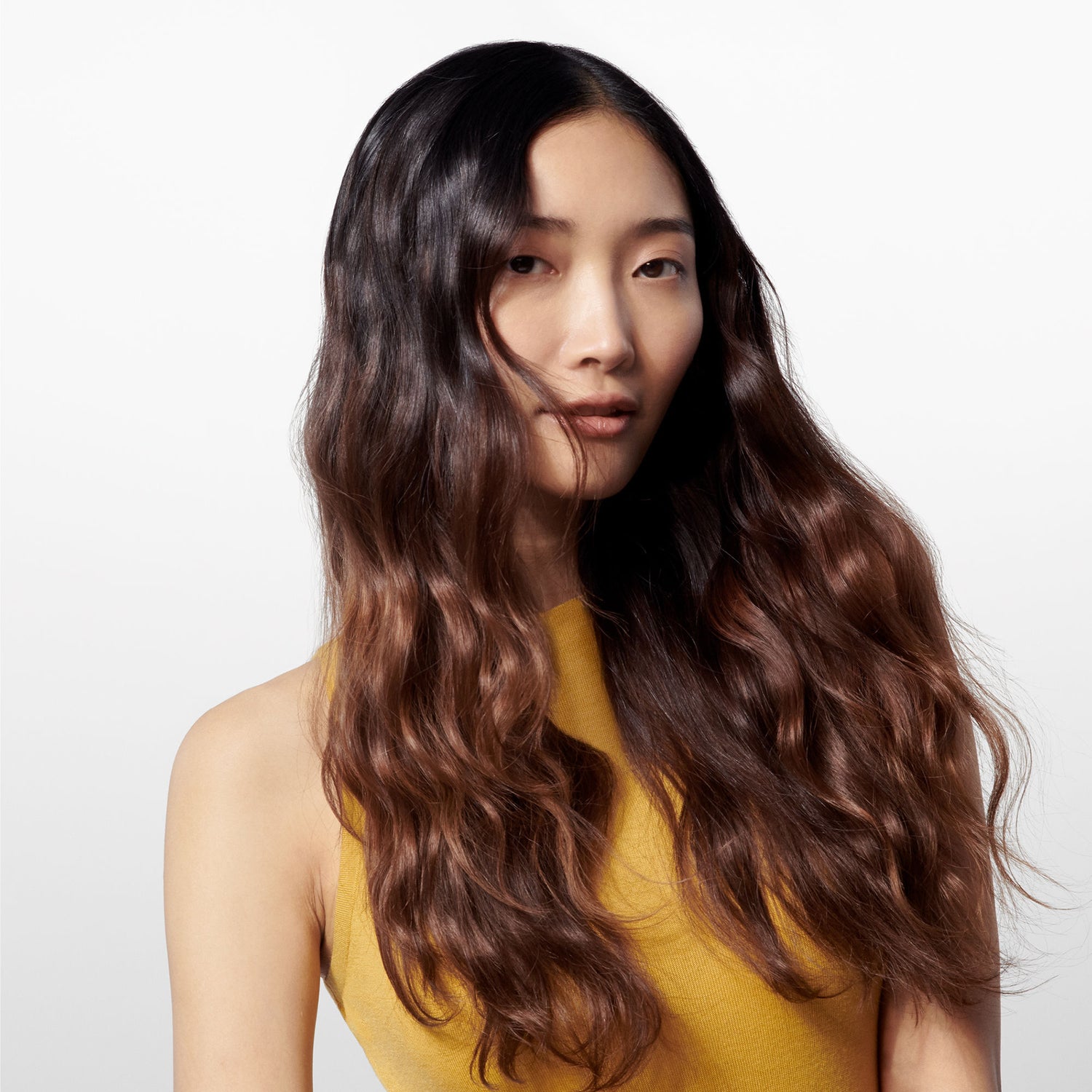 Model image of Oribe Gold Lust Nourishing Hair Oil