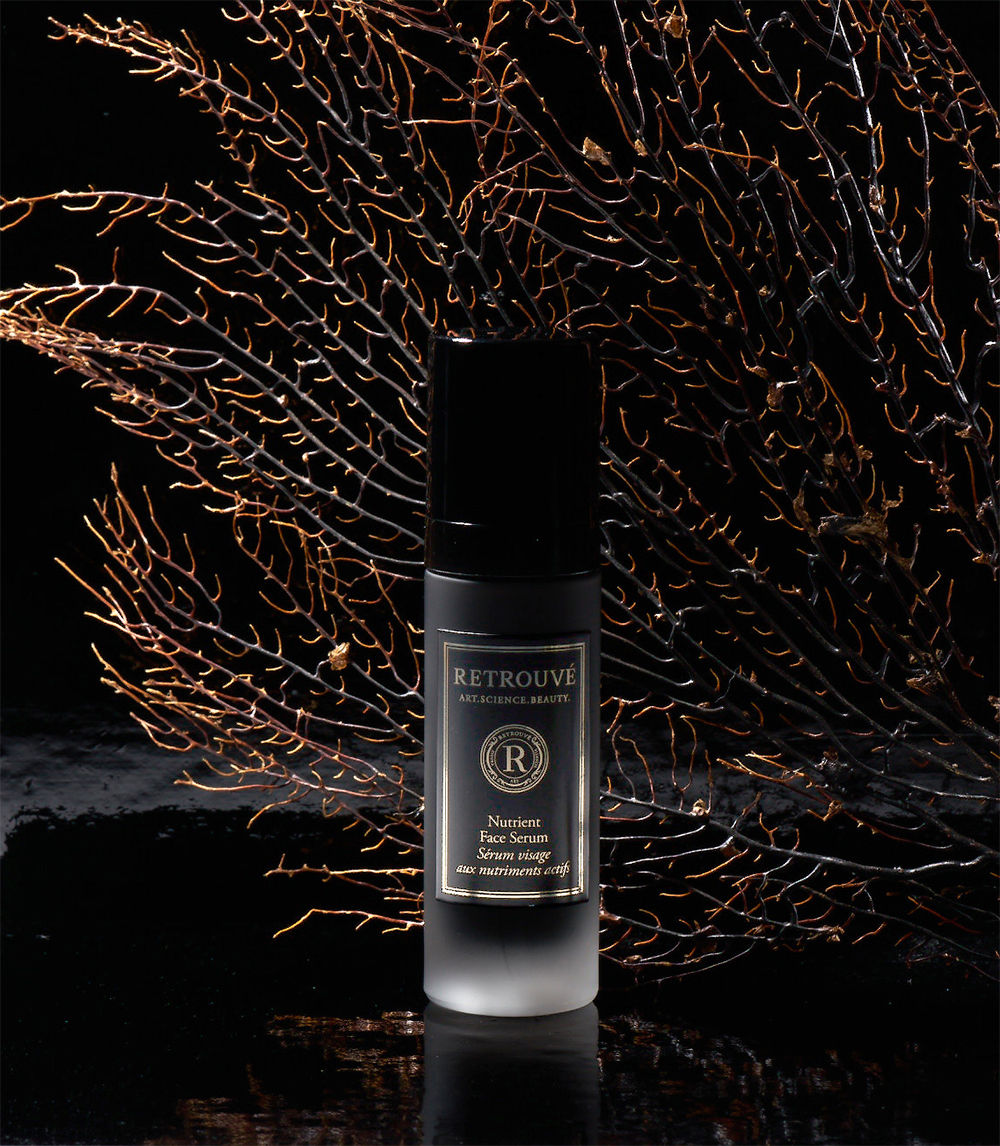 Lifestyle image of Retrouvé Nutrient Face Serum variant: 1 oz