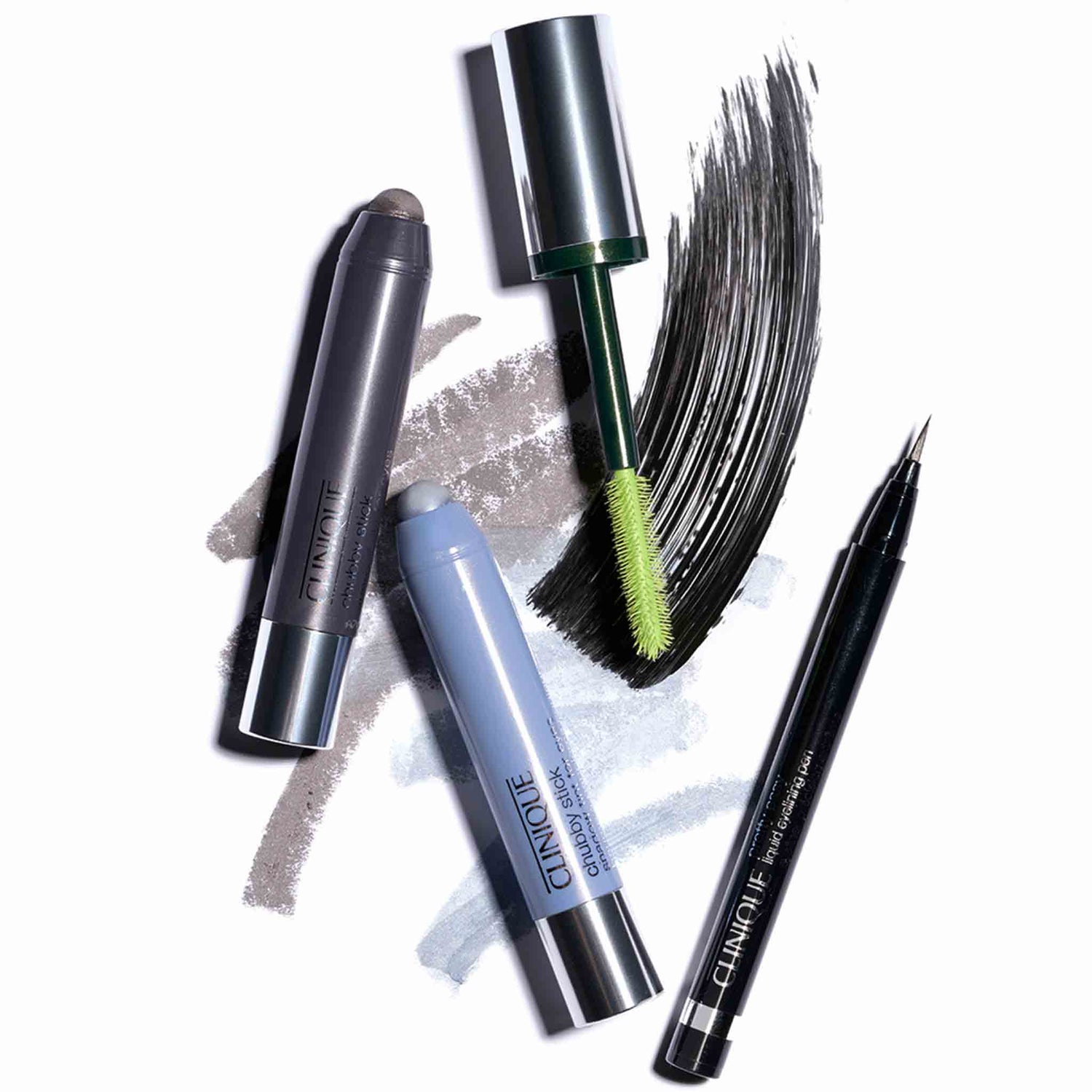 Clinique High Impact Extreme Volume Mascara Color/Shade variant: BLACK lifestyle image . This product is in the color black