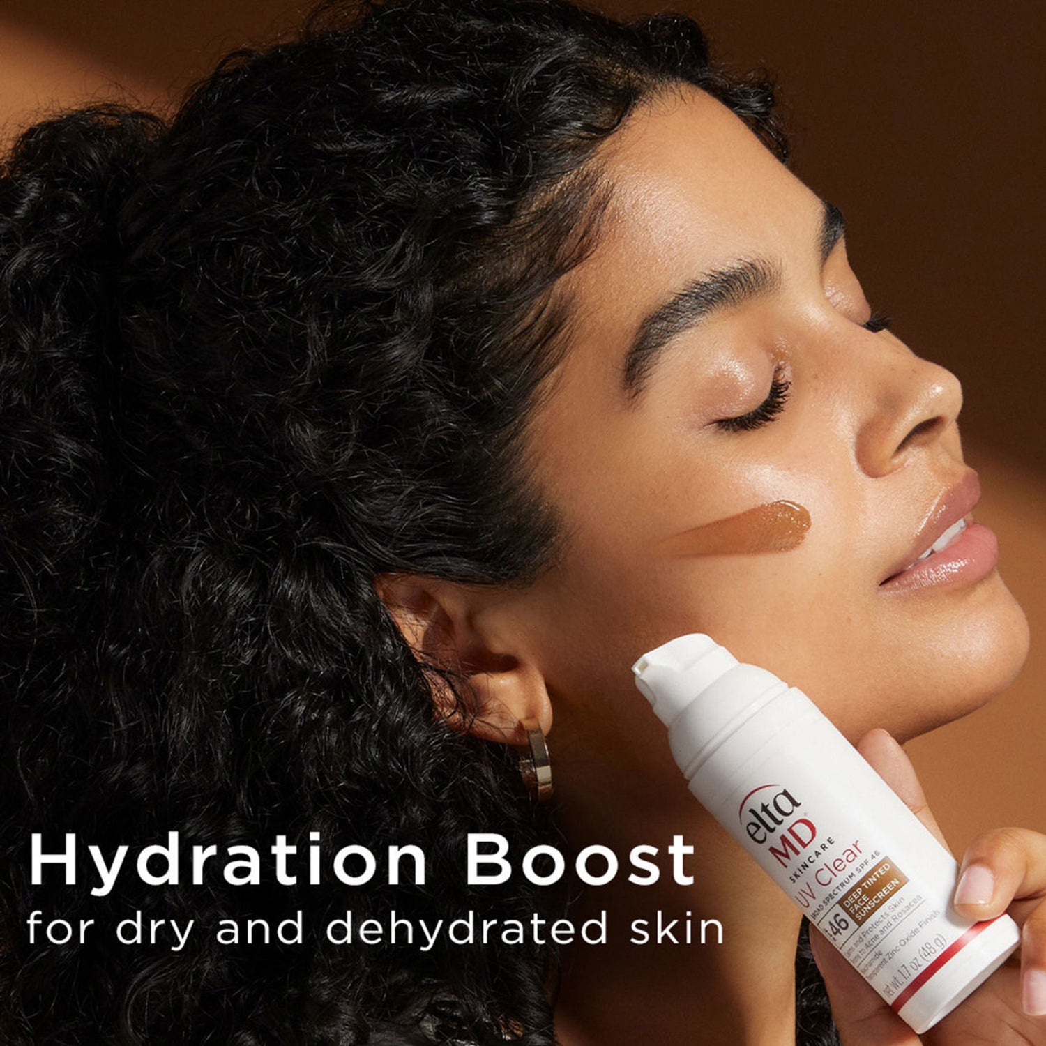 EltaMD UV Daily Tinted Broad-Spectrum Facial Sunscreen SPF 40 Color/Shade variant: Deep model image 5 .