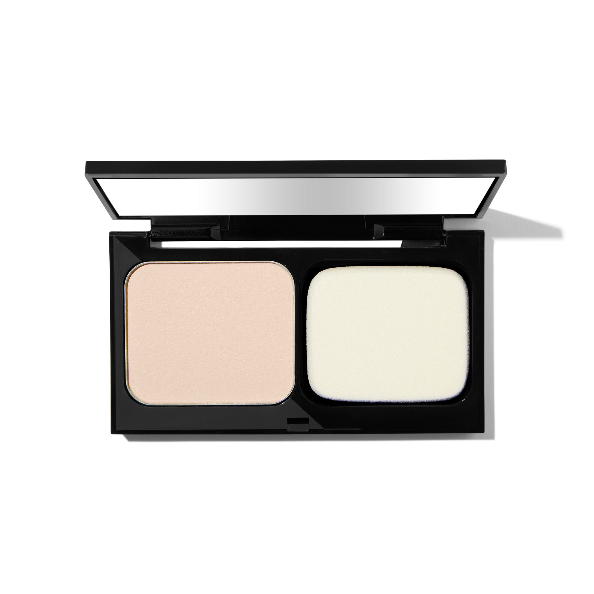 Bobbi Brown Skin Weightless Powder Foundation Color/Shade variant: Porcelain main image. This product is for light complexions