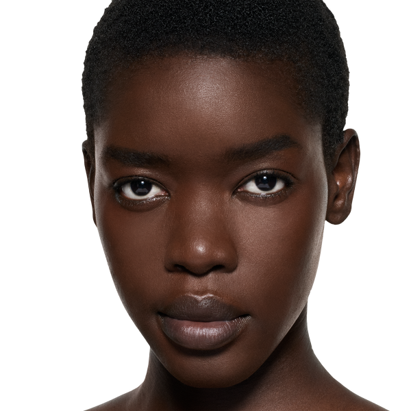 Model image of Victoria Beckham Beauty The Foundation Drops variant: 17 Rich - Rich With Neutral Warm Undertones