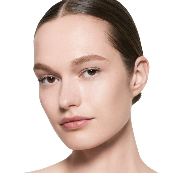 Model image of Victoria Beckham Beauty The Foundation Drops variant: 1 Fair Light - Very Fair Light With Neutral Undertones