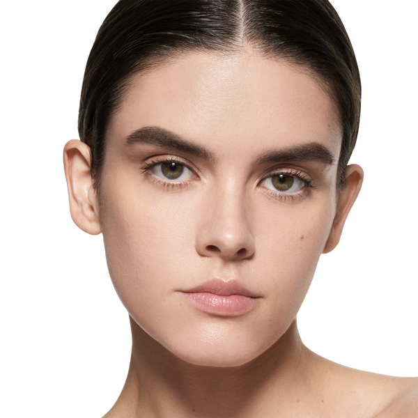 Model image of Victoria Beckham Beauty The Foundation Drops variant: 3 Fair Light - Fair Light With Neutral Warm Undertones
