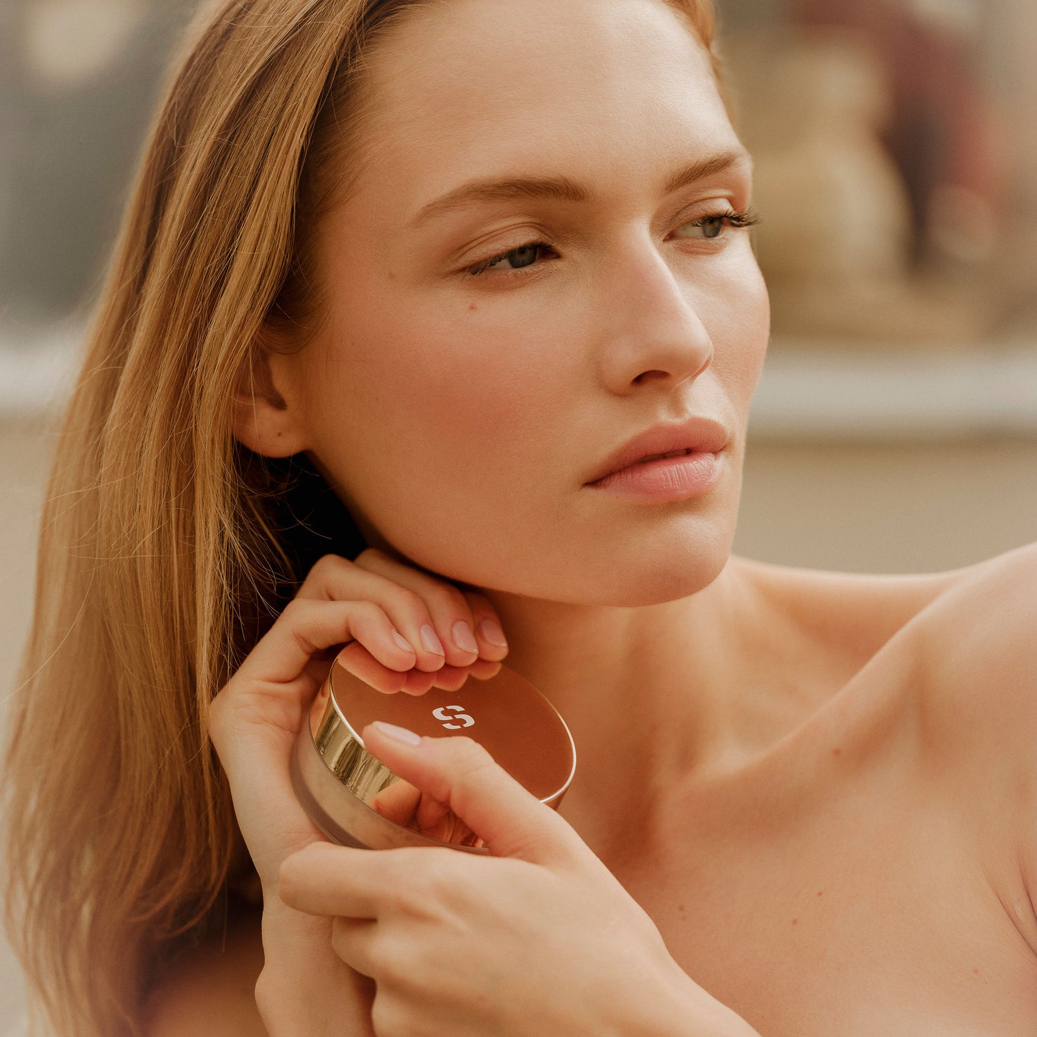 Model image of Sisley-Paris Phyto-Teint Poudre Libre variant: 3 Rosy