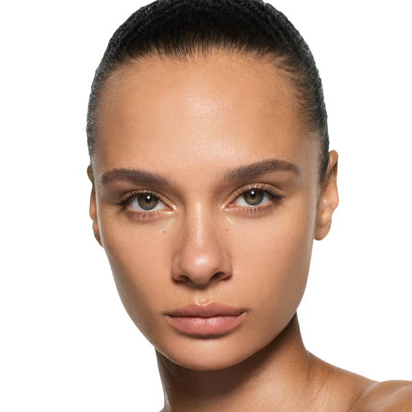 Model image of Victoria Beckham Beauty The Foundation Drops variant: 7 Light Medium - Light Medium With Neutral Undertones