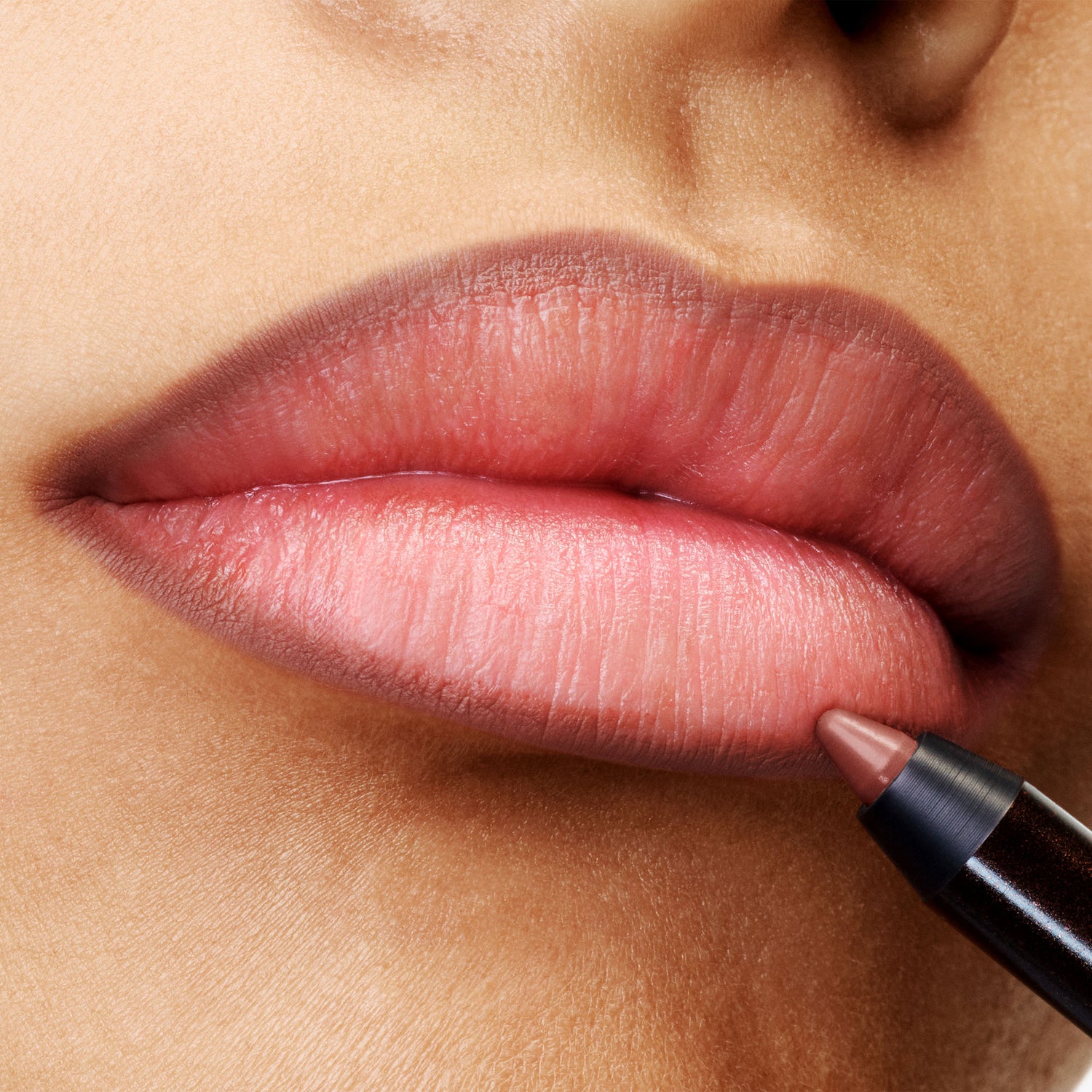 Model image of Tom Ford Runway Lip Liner Pencil in Matte variant: A-List