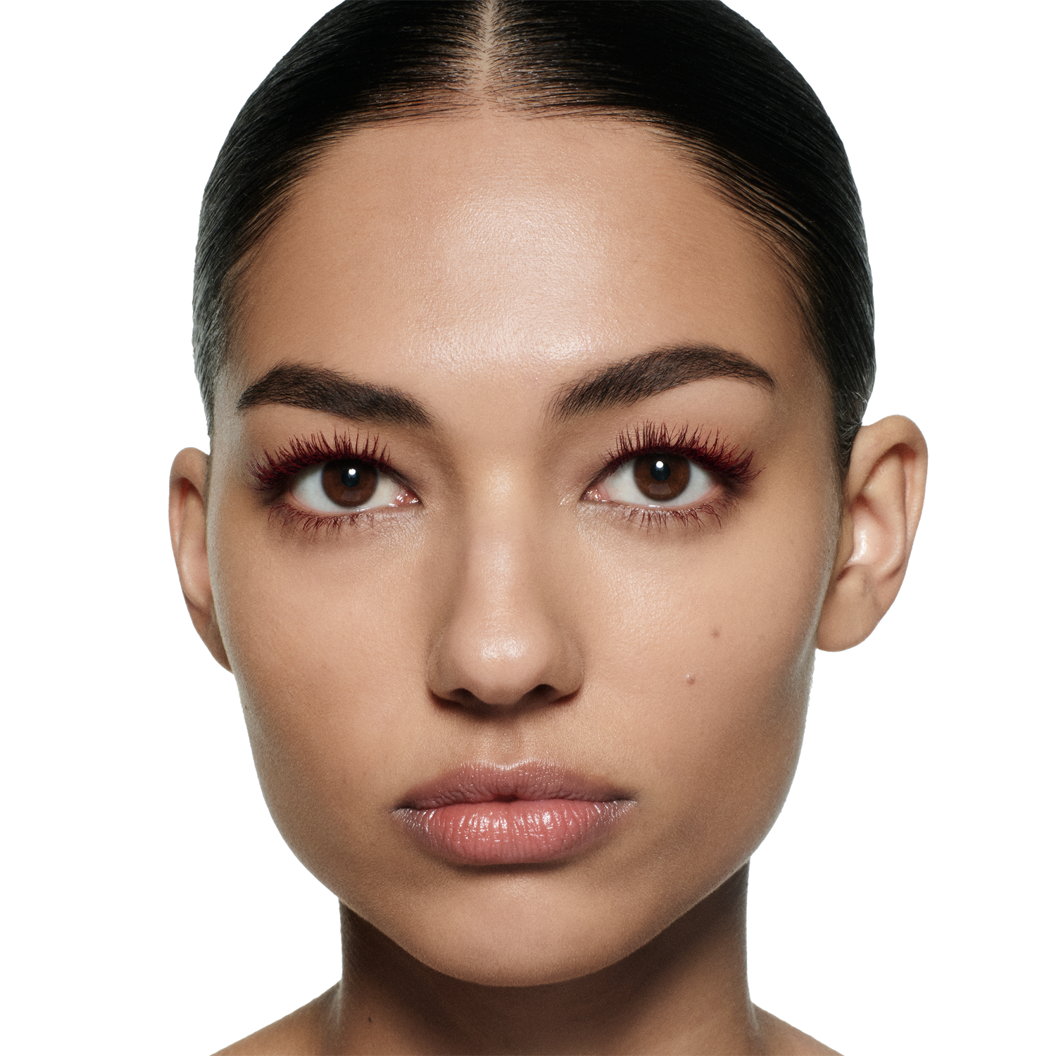 Model image of Victoria Beckham Beauty Future Lash Mascara Bordeaux variant: Bordeaux