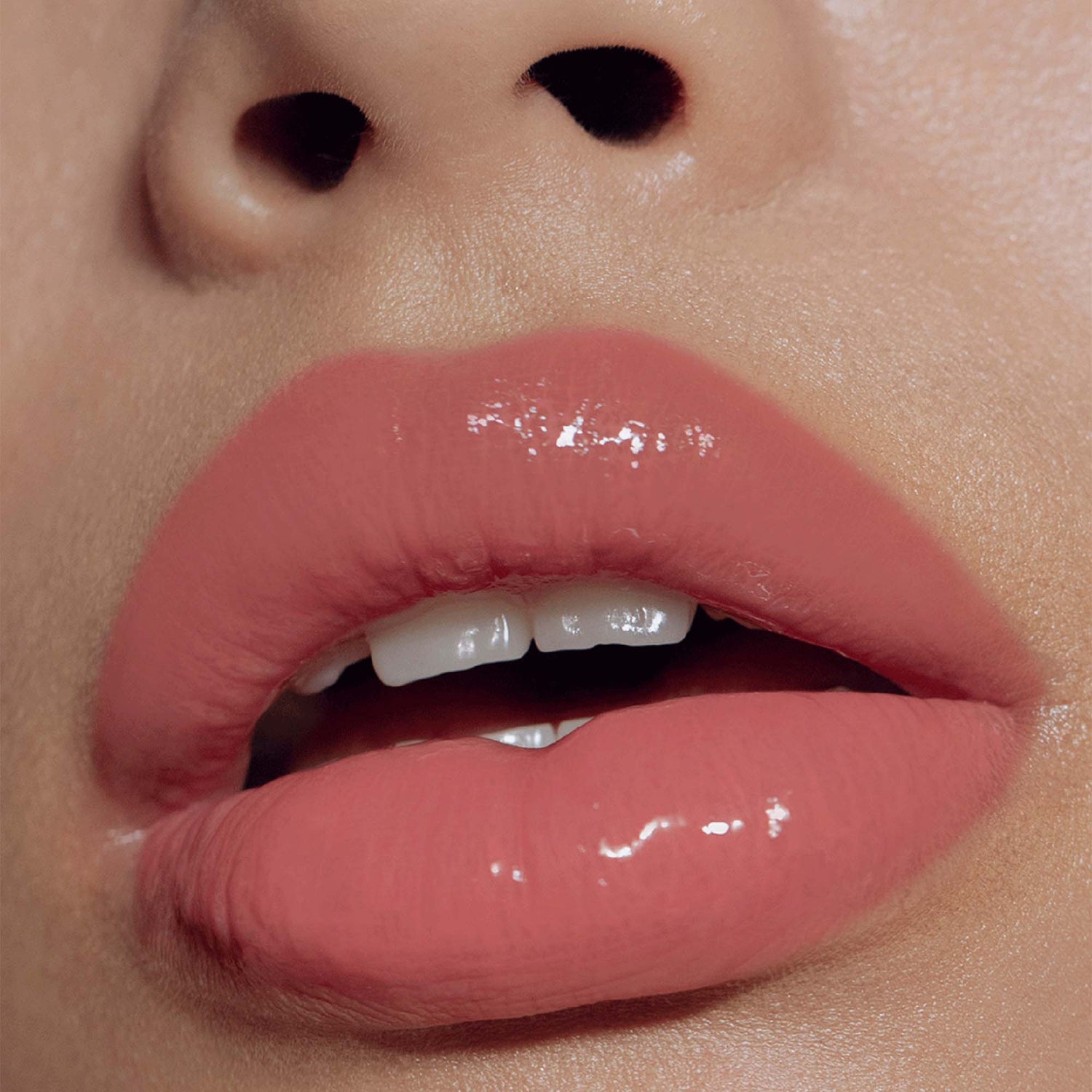 Model image of Victoria Beckham Beauty Posh Gloss variant: Bungalow