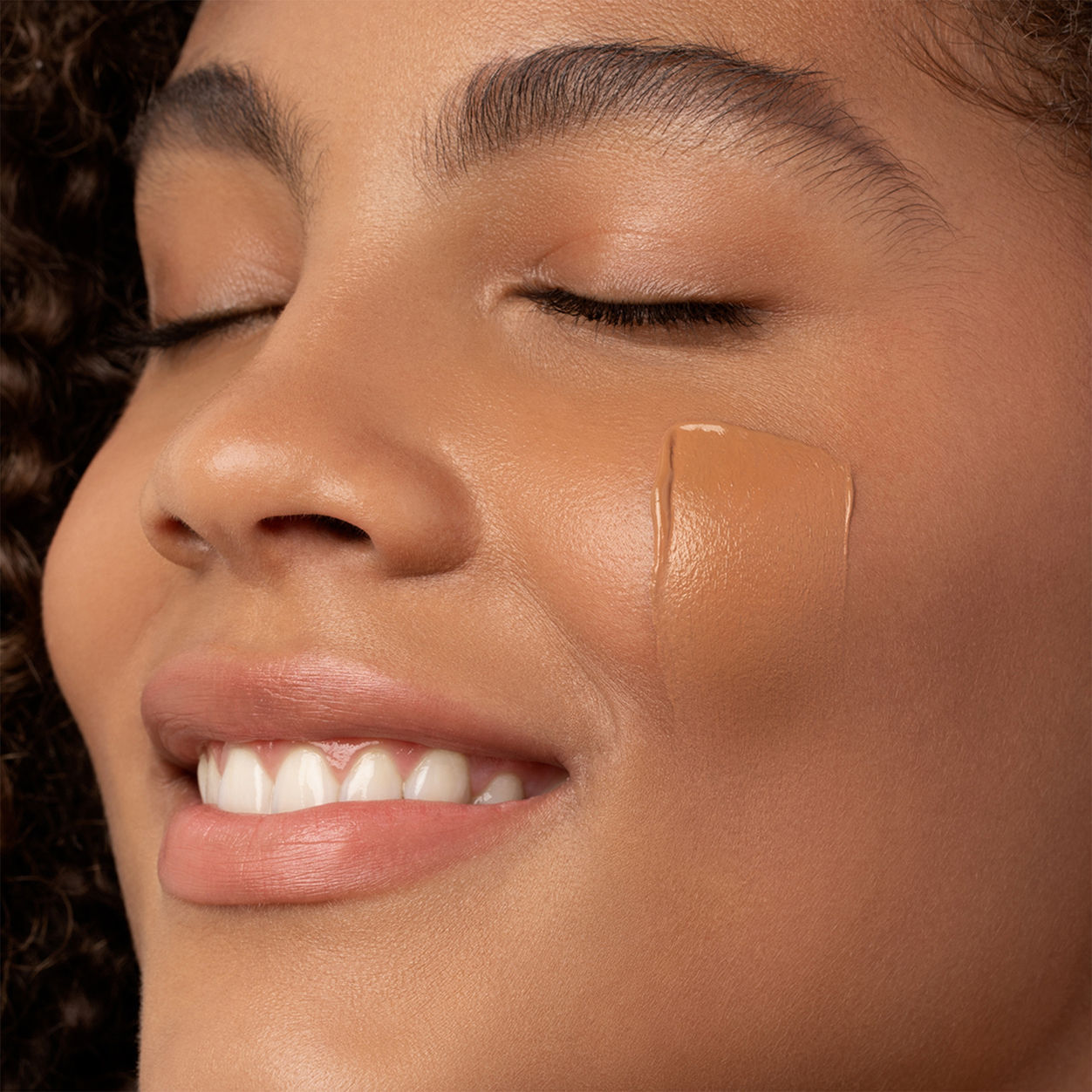 Model image of Chantecaille Just Skin Tinted Moisturizer Sunscreen Broad Spectrum SPF 15 variant: Chestnut