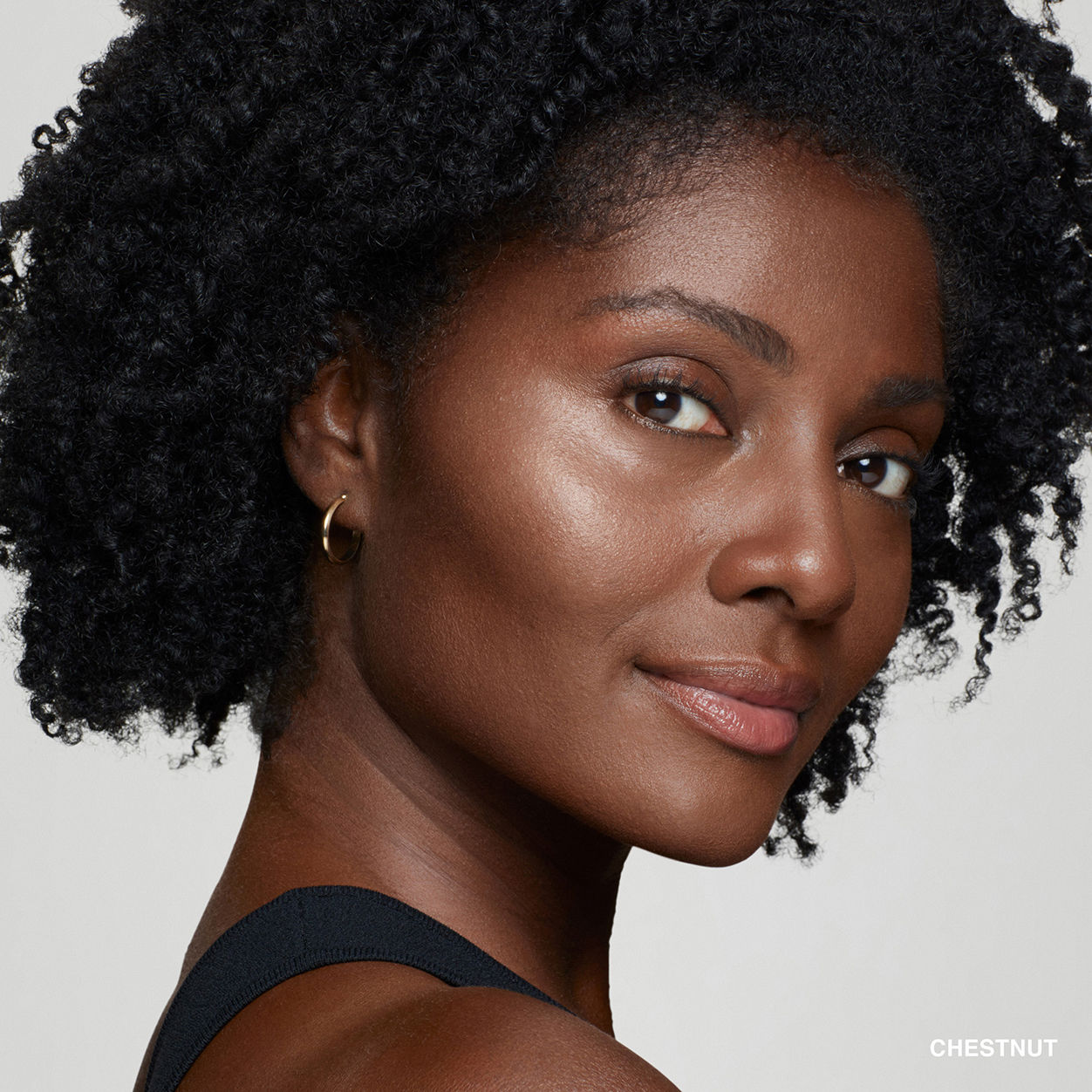 Model image of Bobbi Brown Intensive Serum Foundation SPF 40/30 variant: Chestnut
