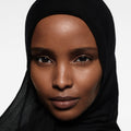 Model image of Victoria Beckham Beauty The Concealer Pen variant: DP1 - Deep 1