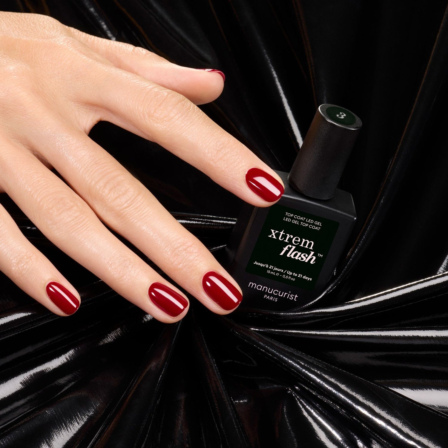 Model image of Manucurist Xtrem Flash Long-Lasting Gel Nail Polish Top Coat variant: Default Title