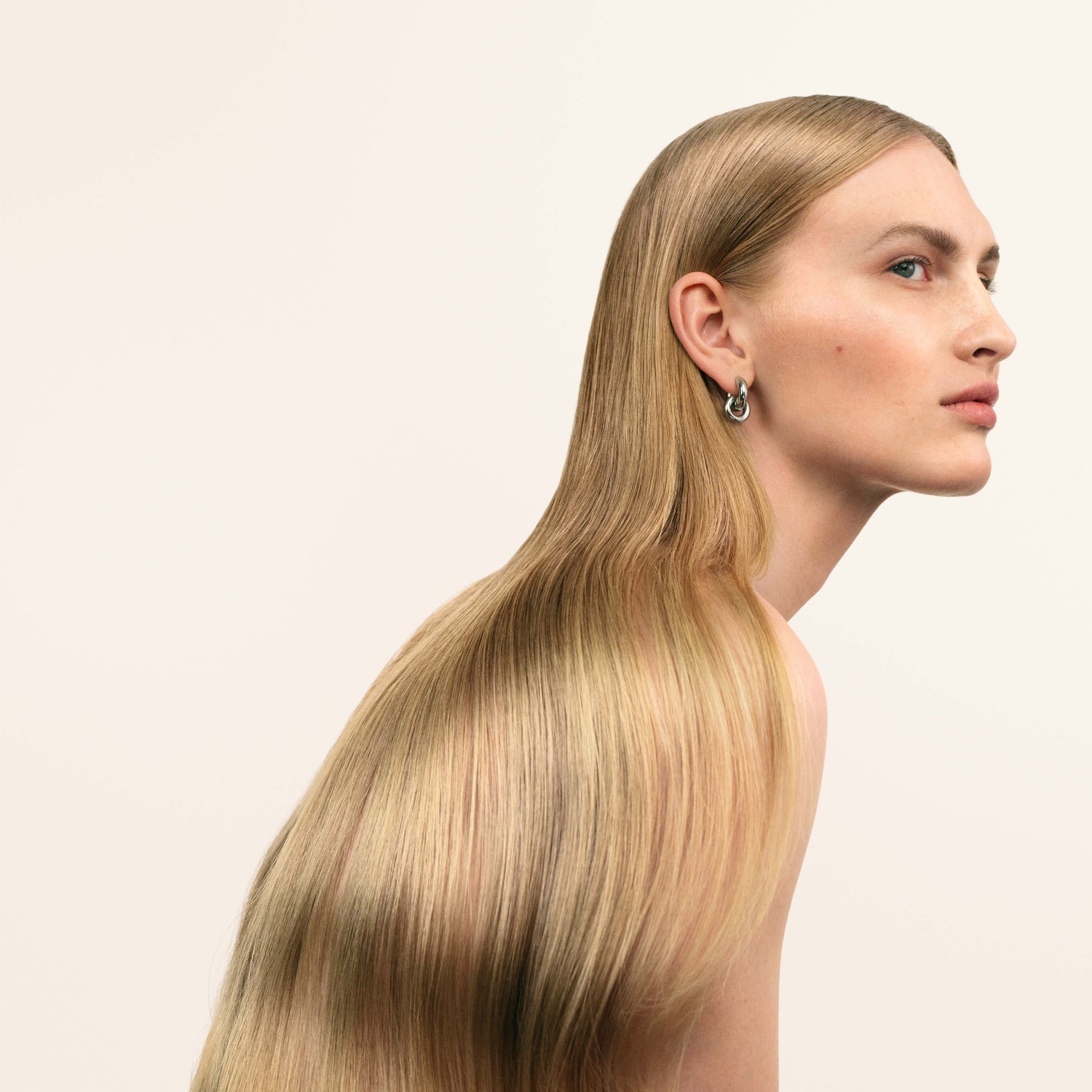 Model image of Maria Nila Bond Builder variant: Default Title