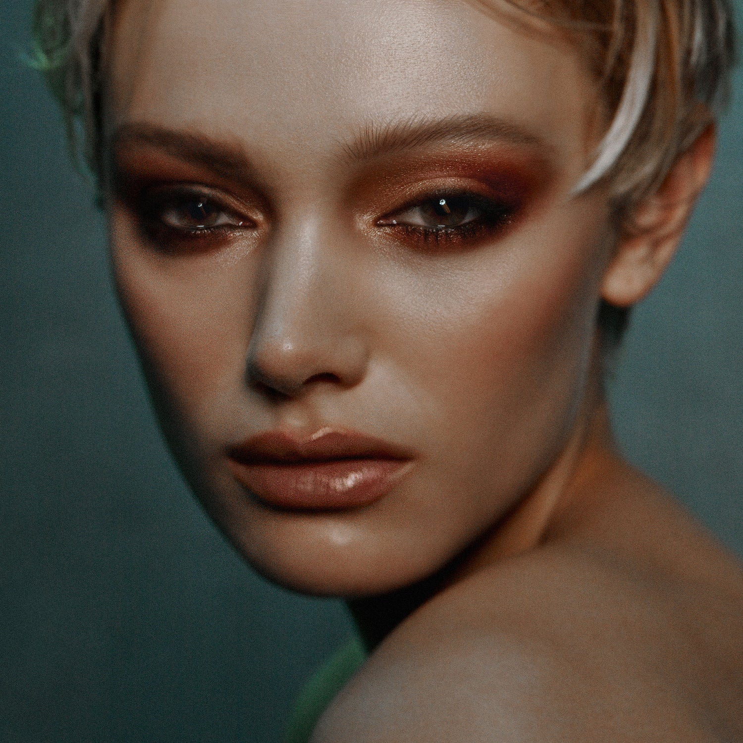 Model image of Tom Ford Eye Color Quad Eyeshadow variant: Hazy Sensuality
