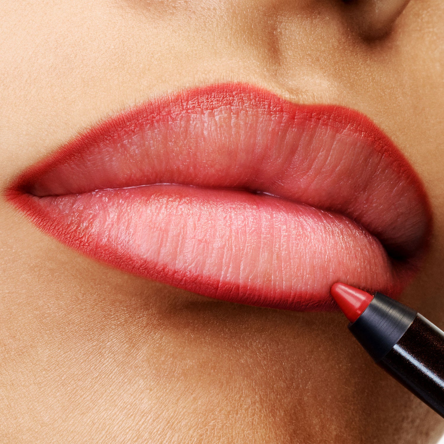 Model image of Tom Ford Runway Lip Liner Pencil in Matte variant: Headline