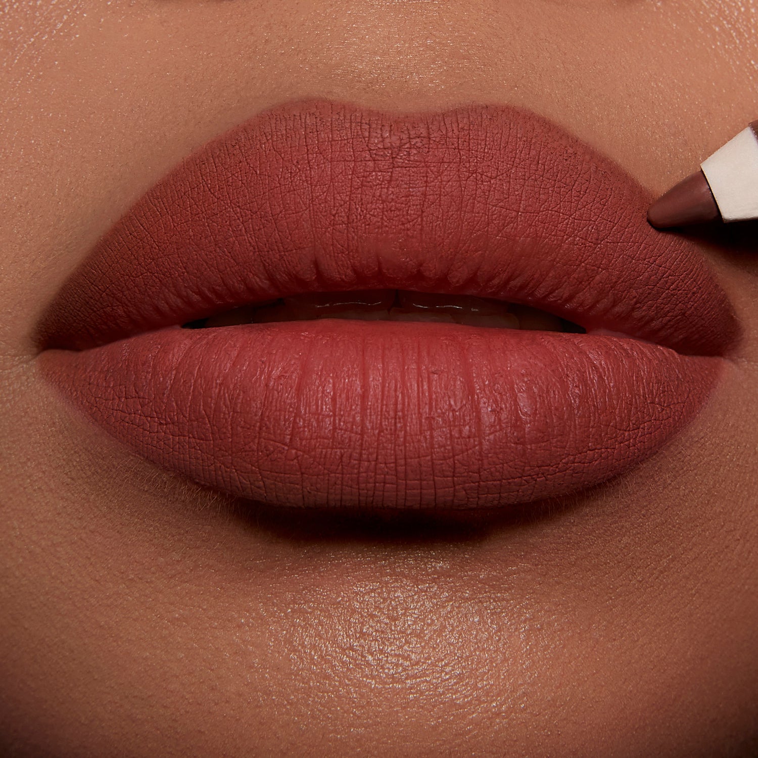 Model image of Charlotte Tilbury Lip Cheat variant: Hollywood Honey