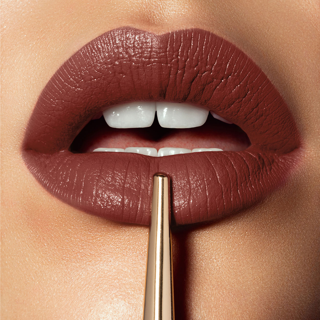 Model image of Hourglass Confession Ultra Slim High Intensity Refillable Lipstick variant: I FEEL