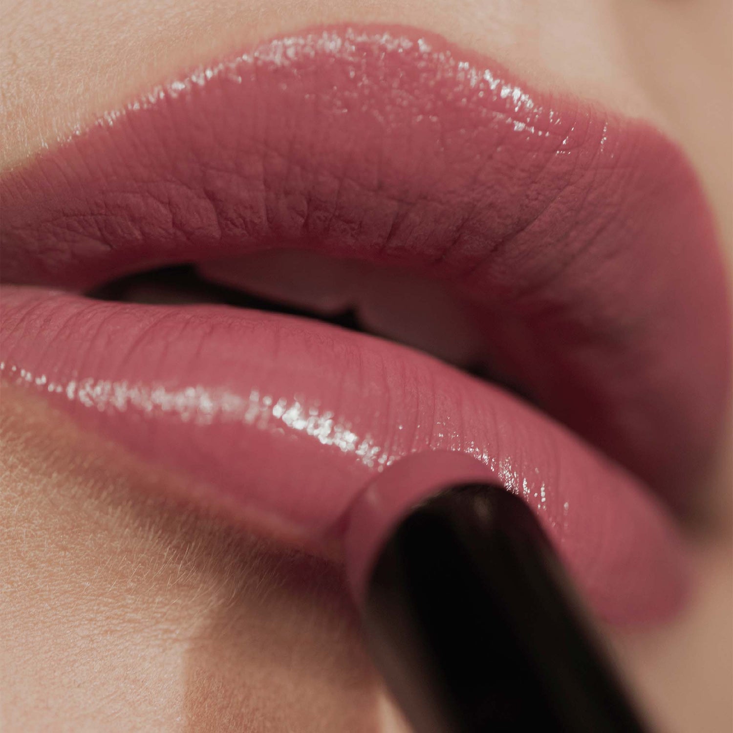 Model image of Victoria Beckham Beauty Posh Lipstick variant: Jump