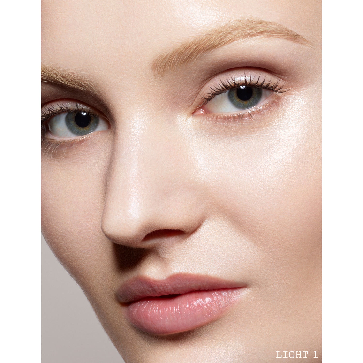 Model image of Pat McGrath Labs Skin Fetish Sublime Perfection Foundation variant: L1