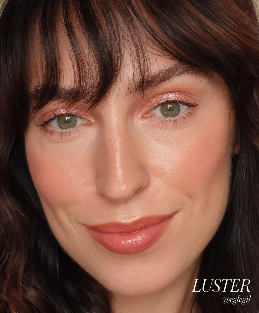 Model image of RMS Beauty Eyelights Cream Eyeshadow variant: Luster