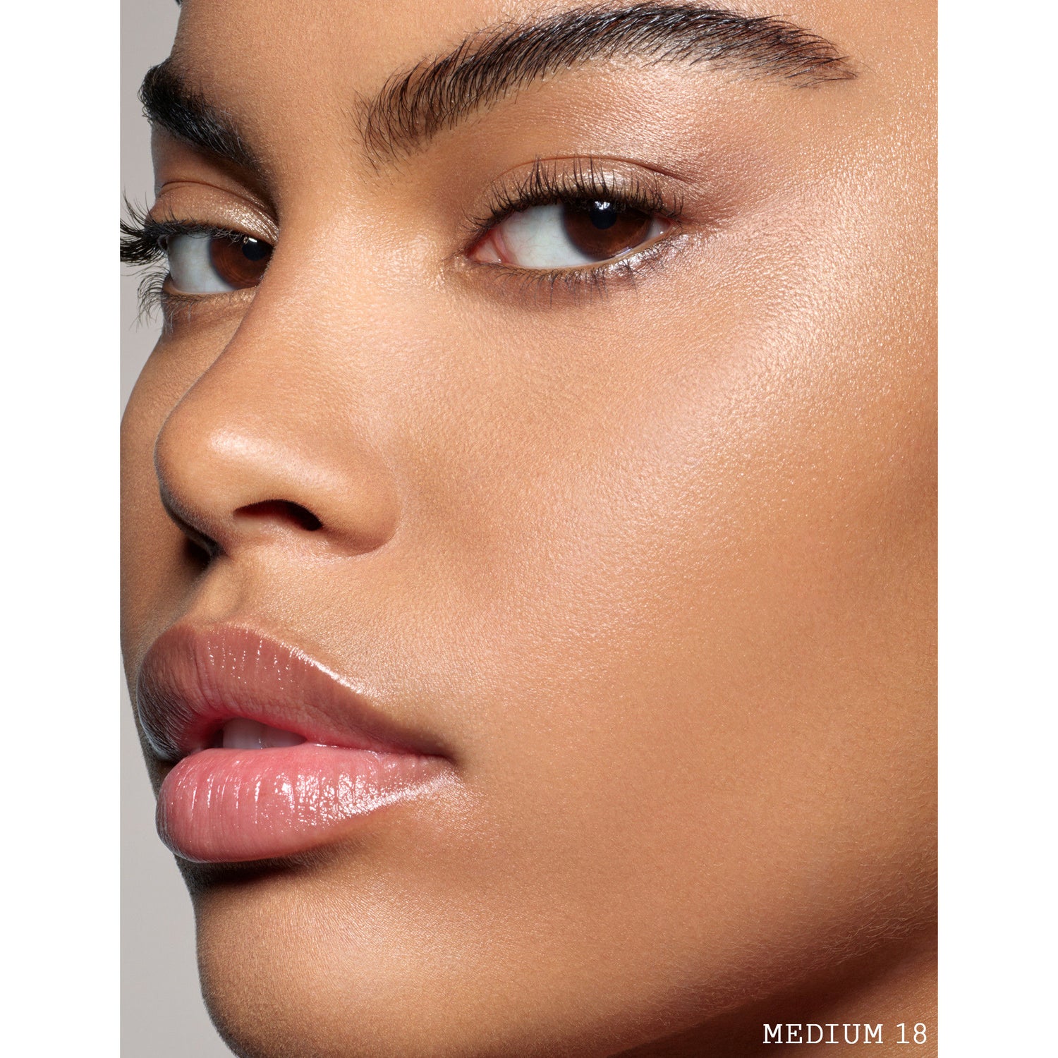 Model image of Pat McGrath Labs Skin Fetish Sublime Perfection Foundation variant: M18