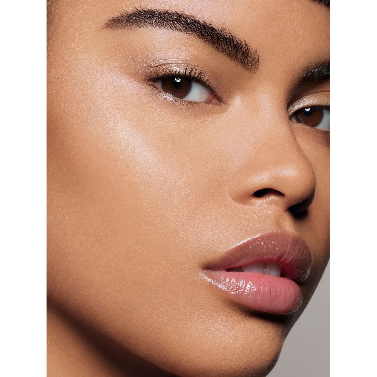 Model image of Pat McGrath Labs Sublime Perfection Full Coverage Concealer variant: M18