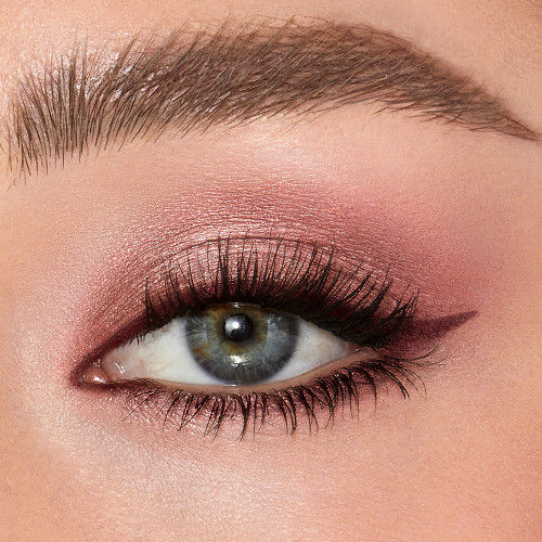 Model image of Charlotte Tilbury  Eyes To Mesmerise variant: Pillow Talk