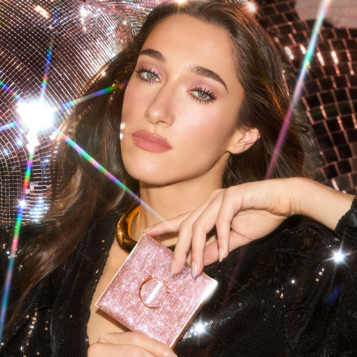 Model image of Charlotte Tilbury  Instant Look In A Palette (Limited Edition) variant: Pretty, Glowing Beauty
