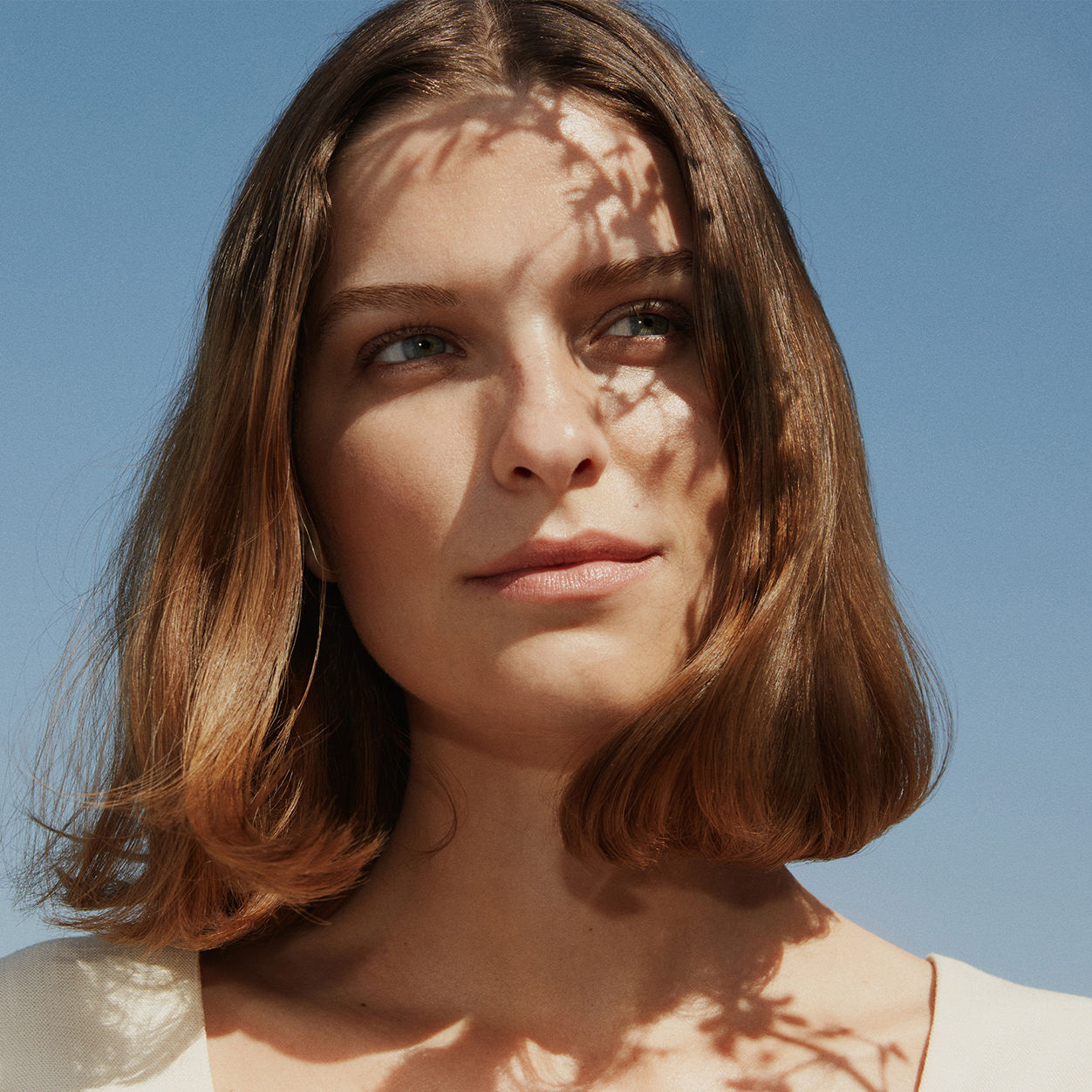 Model image of Kjaer Weis Matte Cream Bronzer Refill variant: Riveting