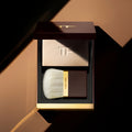 Model image of Tom Ford Architecture Soft Matte Blurring Powder variant: Sable Voile